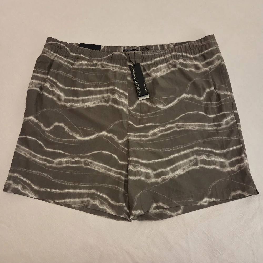 BANANA REPUBLIC NWT Hybrid Gray White Granite Quick Dry Performance Shorts SZ 2X